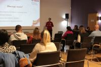 "Uwielbiam patrzeć jak grasz". Posłuchaj jak Chojniczanka edukuje rodziców swoich młodych zawodników