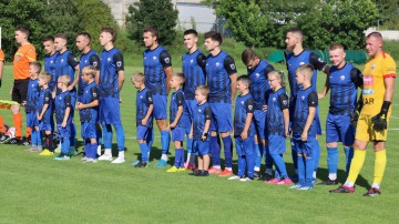 "Brakuje mi słów". Tak Kościerzyna przywitała Weronikę Lizakowską. Mówimy też o trudnych początkach Kolejarza Chojnice w IV lidze