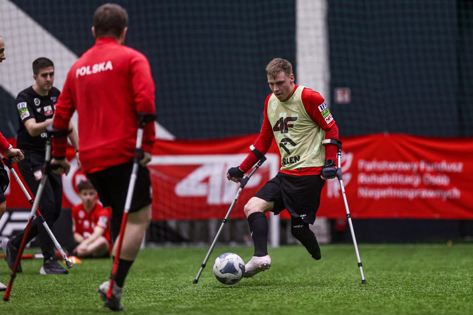 Amp futbol i MMA. Krzysztof Kowalik mówi o zgrupowaniu reprezentacji Polski, a zawodnicy Centrum Sztuk Walki Chojnice o nadchodzącej gali