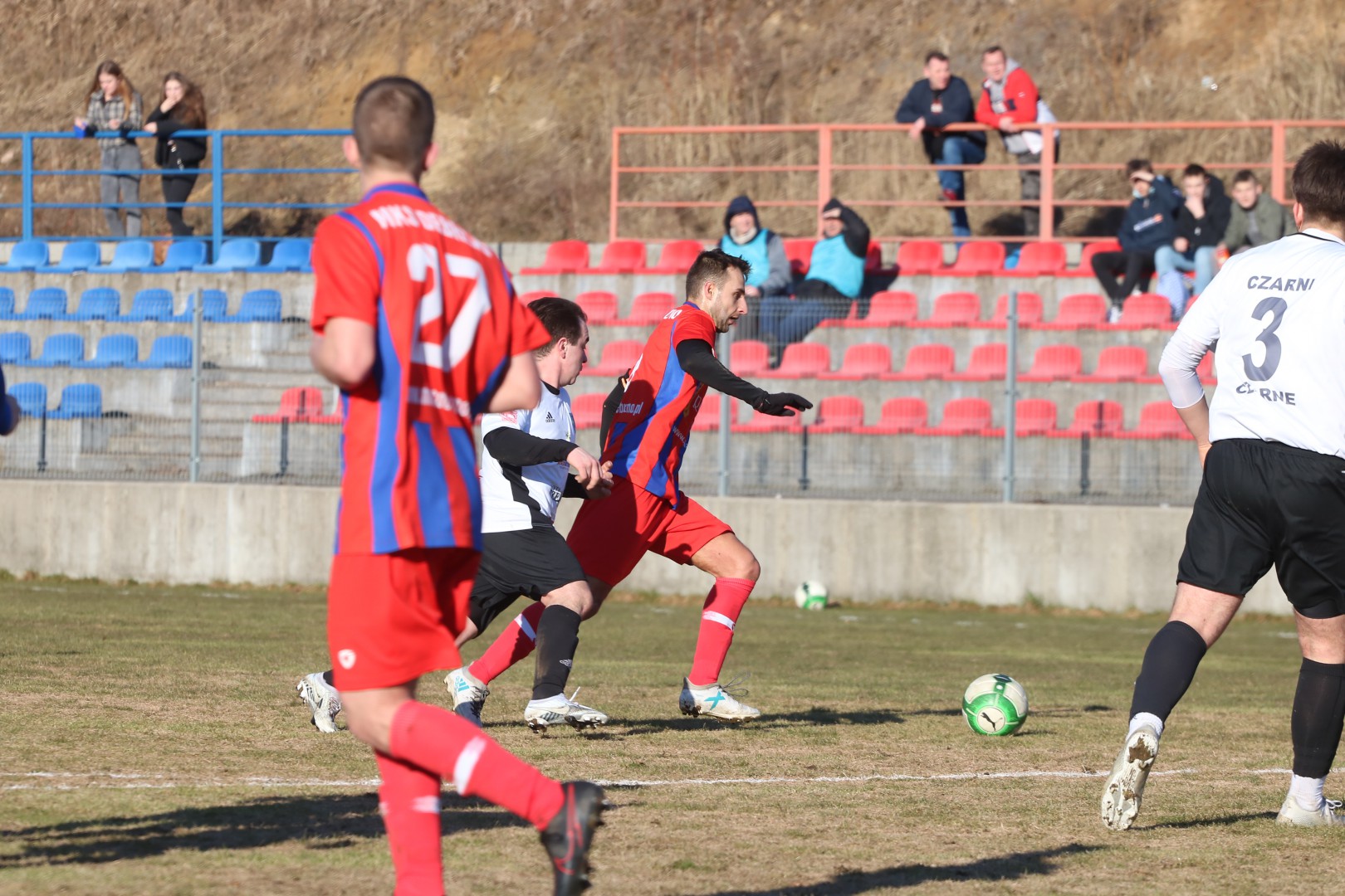 Paweł Władyczak rozegra 900. mecz w MKS-ie Debrzno, a Tomasz Pozorski awansował z Sokołem Kleczew do II ligi