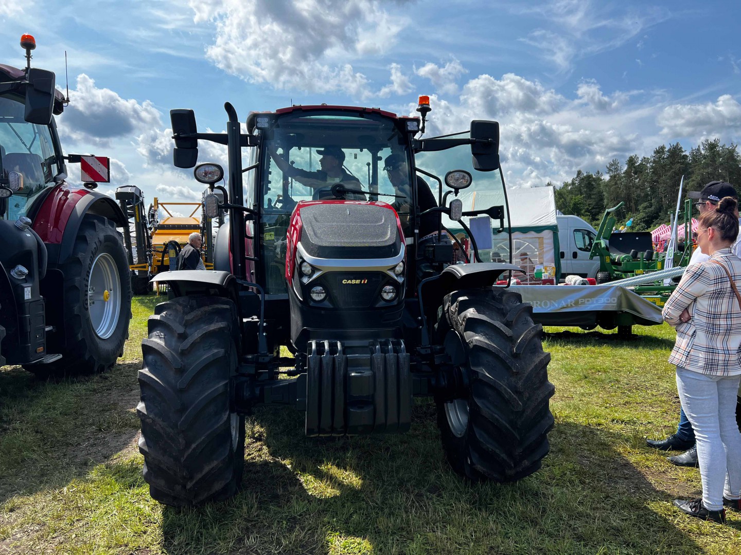 W Lubaniu, w gminie Nowa Karczma wystartowały Pomorskie Agro Targi. Posłuchaj relacji z mobilnego studia Weekend FM