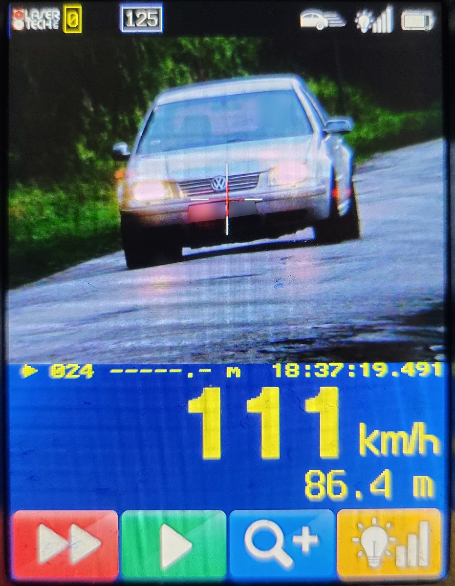 Punkty karne i solidny mandat dla kierowcy za przekroczenie prędkości w Lipowej, w powiecie tucholskim