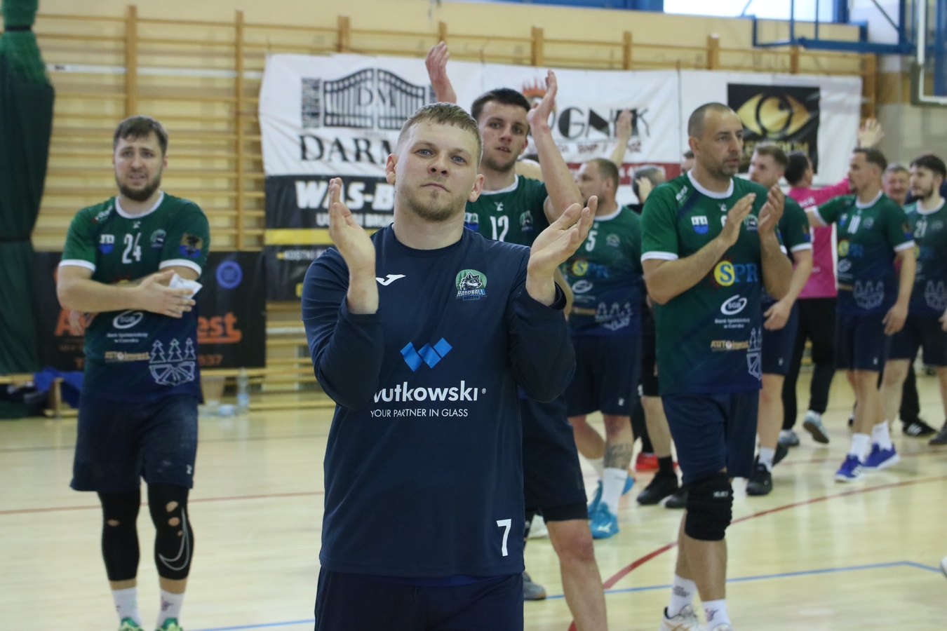 Jaki ten sezon był dla Handballu, a jak zakończy się dla Chojniczanki? Rozmawiamy ze szczypiornistami z Czerska i piłkarzem Maksymilianem Tkoczem (WIDEO)